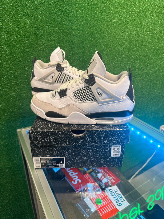Air Jordan 4 Military Black (USED)