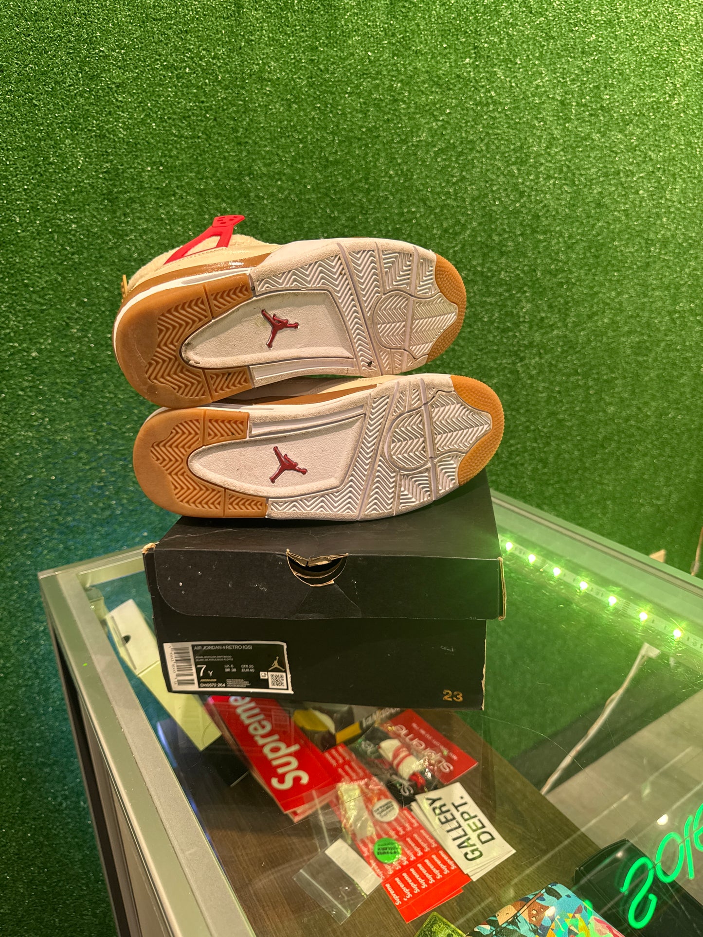 Air Jordan 4 where the wild things are (GS) (USED)