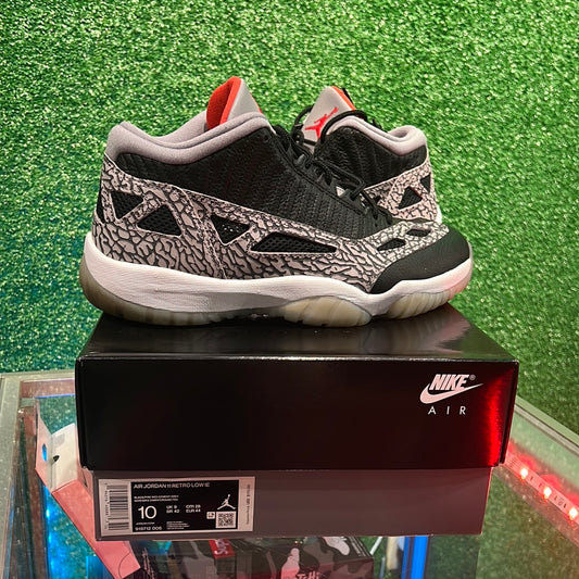 Air Jordan 11 low IE black cement (USED)