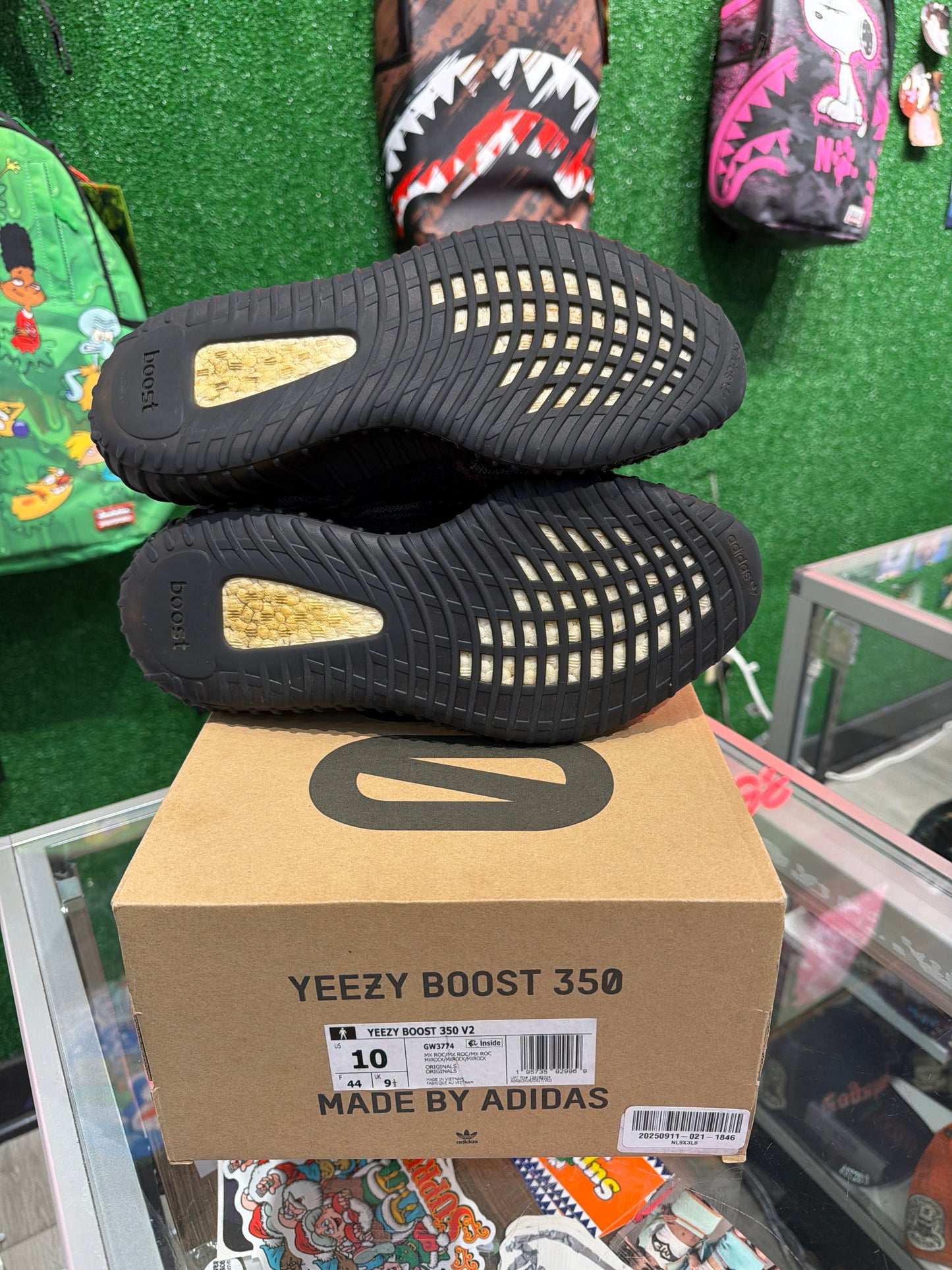 Yeezy Boost 350 v2 MX Rock (USED)