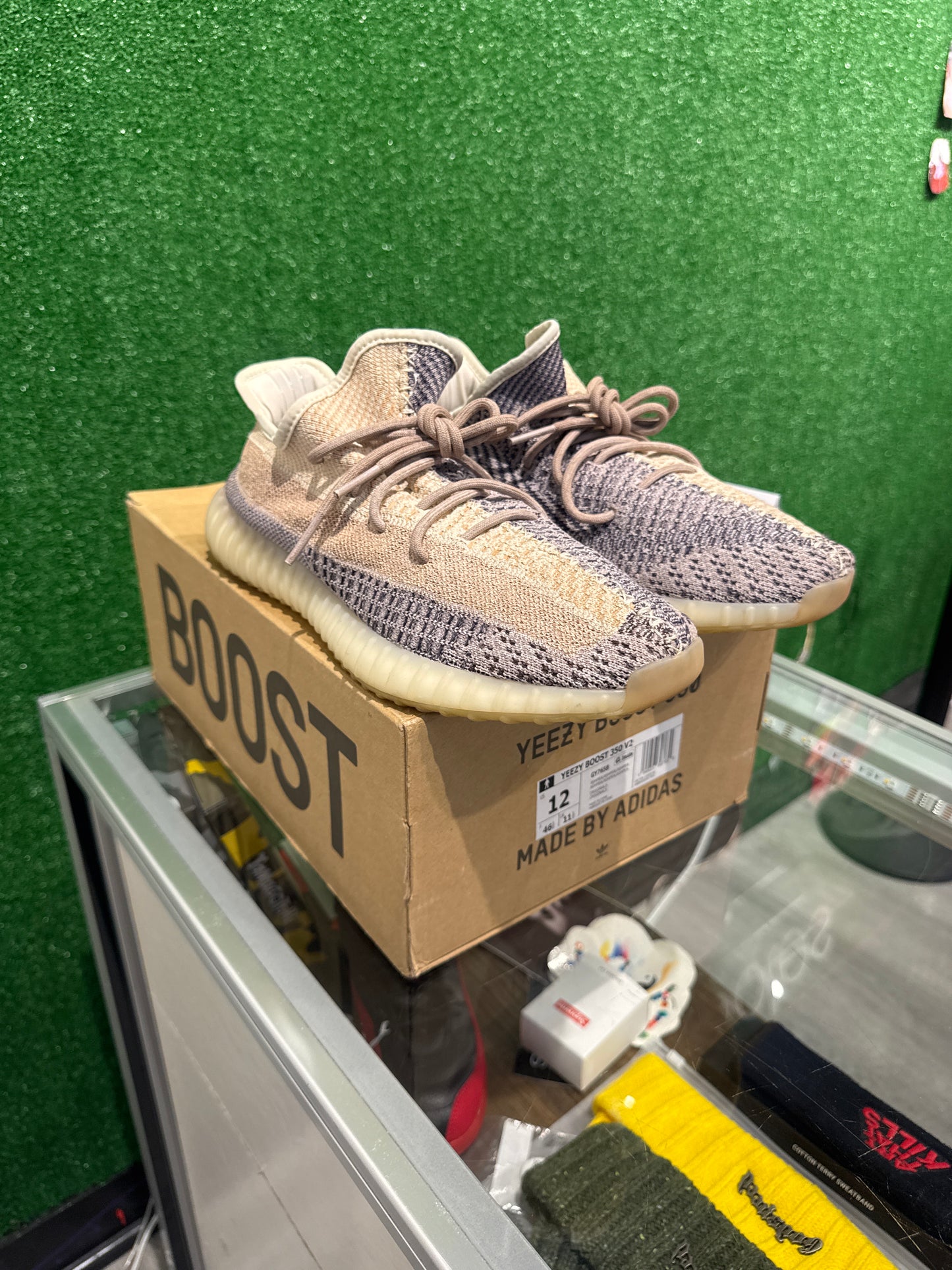 Yeezy 350 ash pearl (USED)
