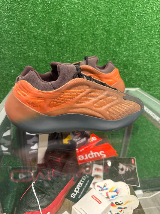 Yeezy 700v3 Copper Fade (USED)