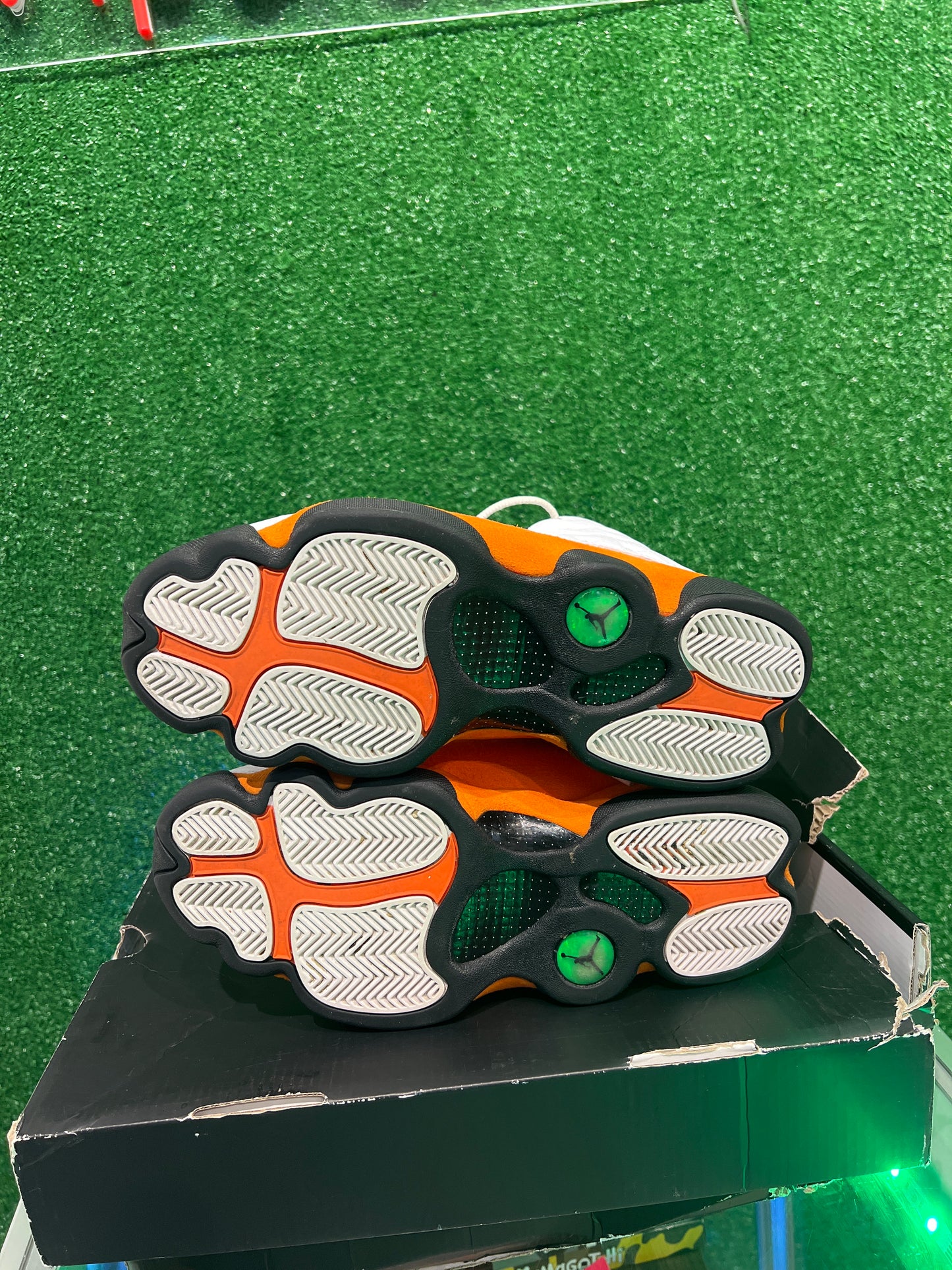 Air Jordan 13 starfish (USED.)