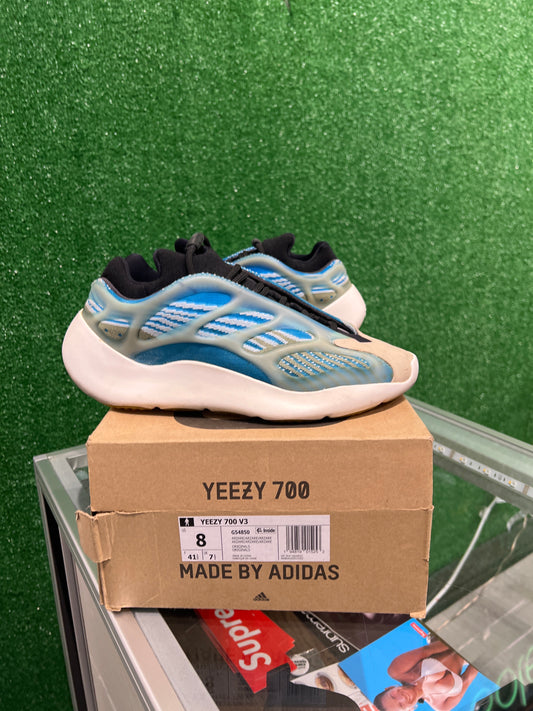 Yeezy 700 V3 Azareth (USED)