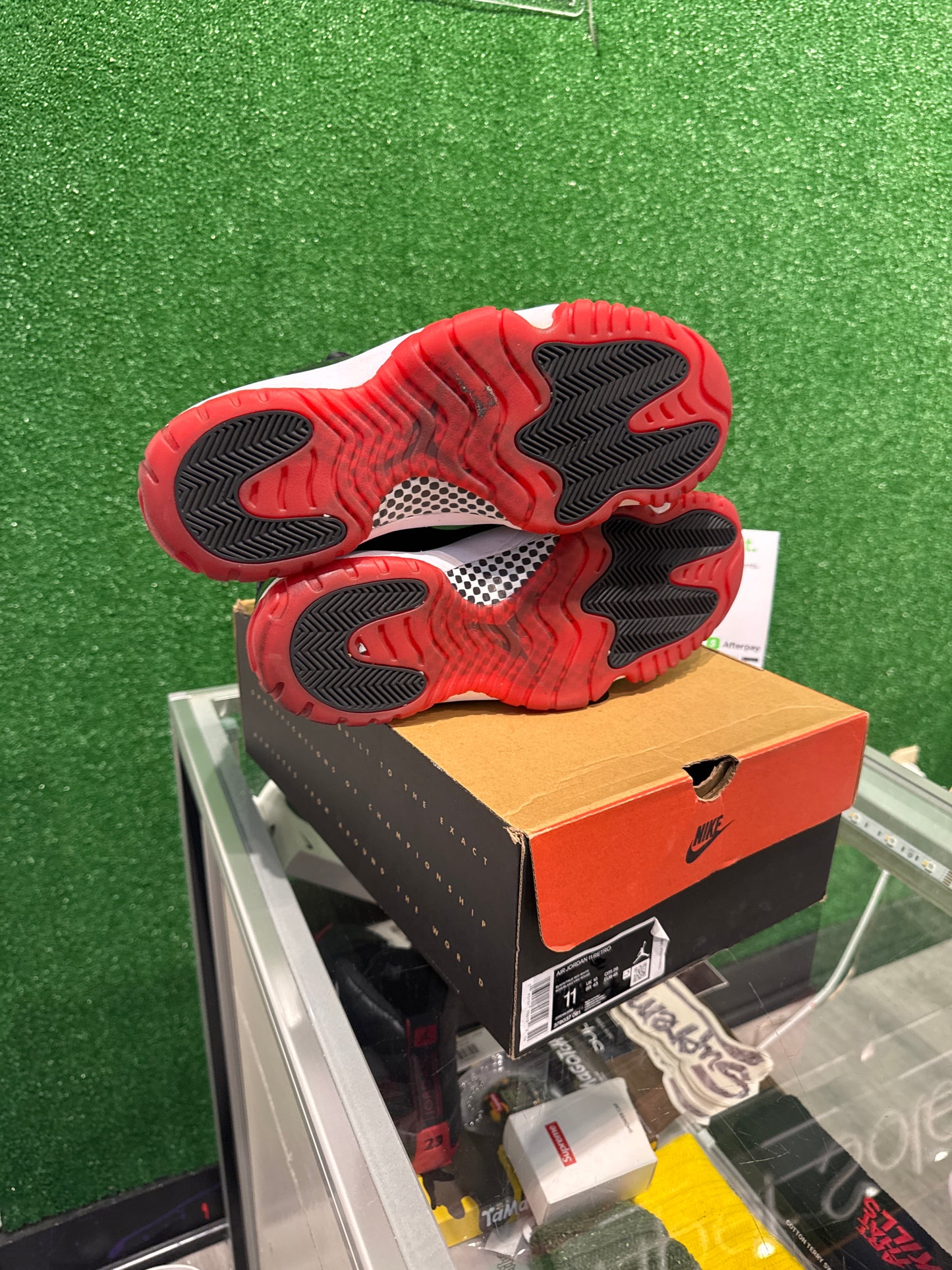 Air Jordan 11 Bred (USED)