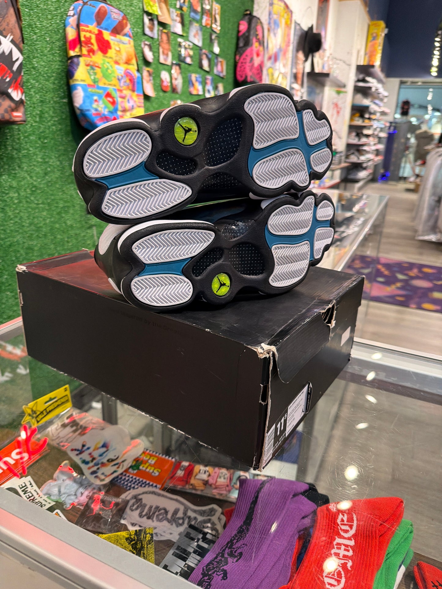 Air Jordan 13 barons hologram (USED)