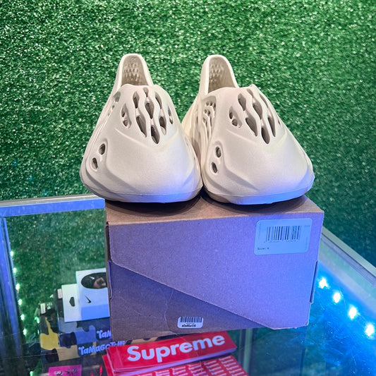 Yeezy Foam Runner Sand (USED)