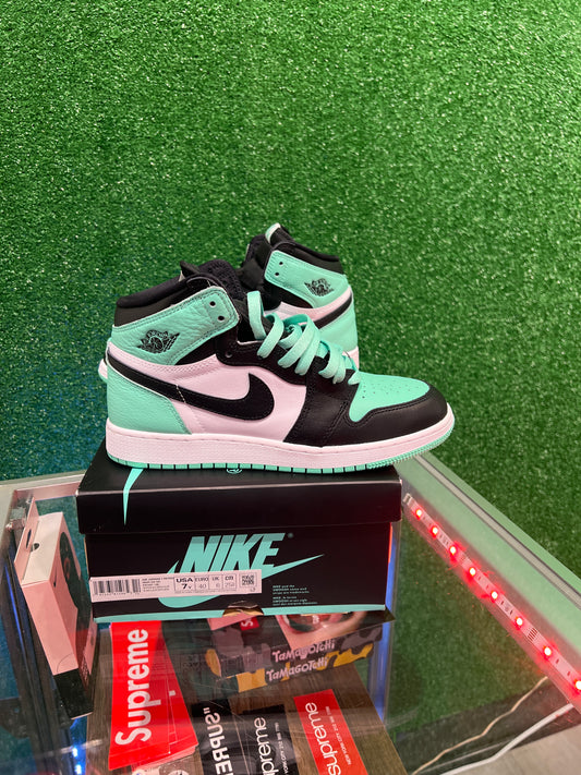 Air Jordan 1 green glow (GS) (USED)