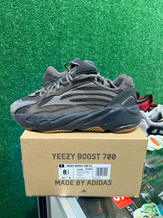 Yeezy 700 V2 Geode (USED)