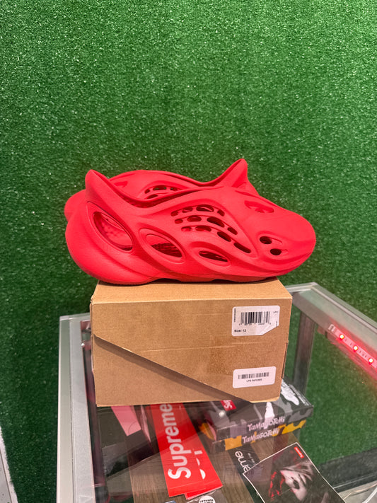 Yeezy Foam Runner Vermillion (USED.)