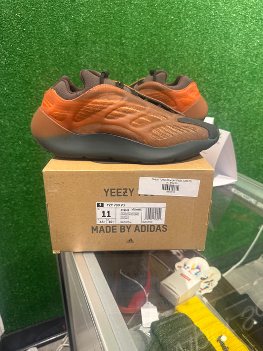 Yeezy 700v3 Copper Fade. (USED)