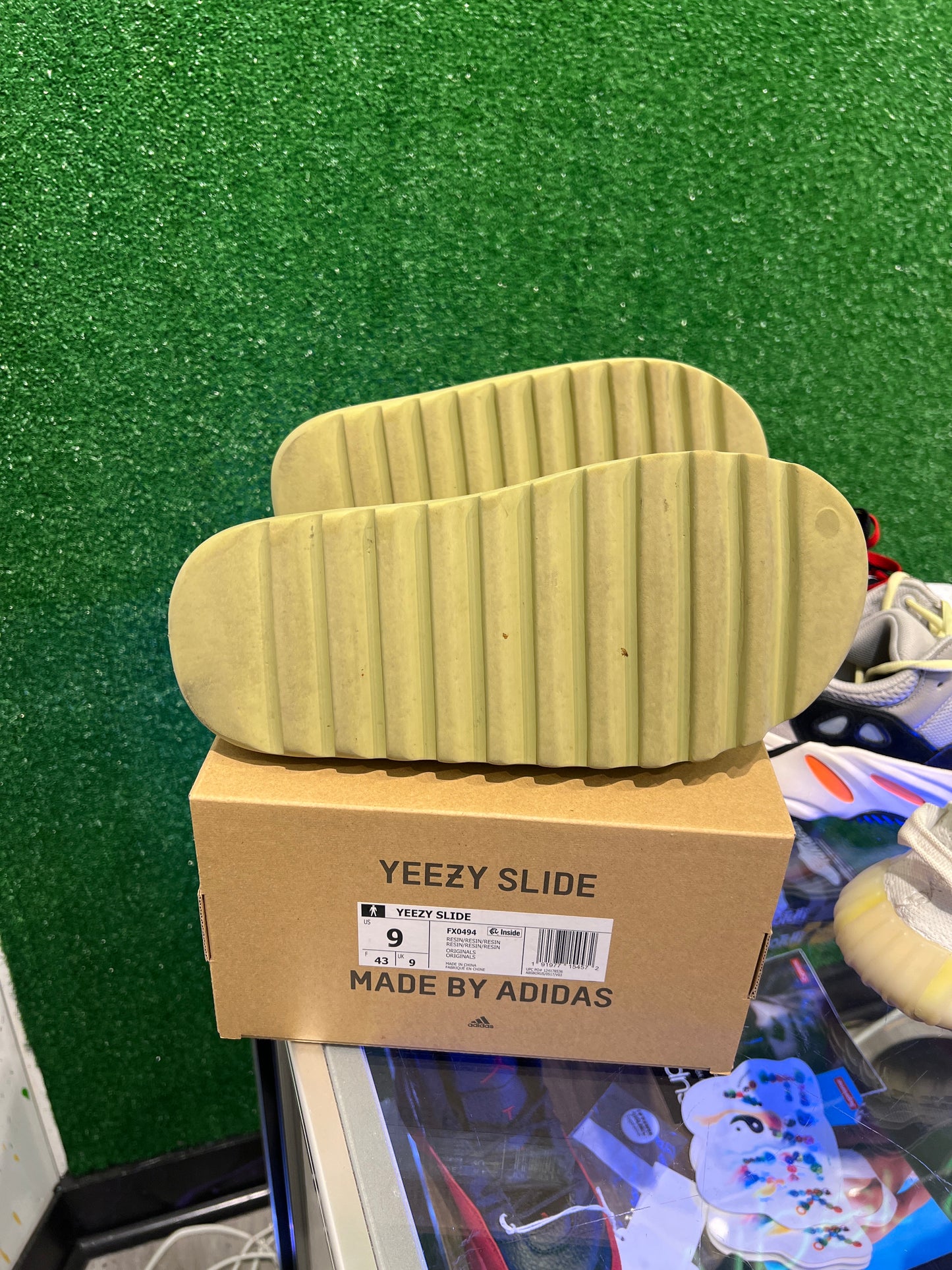 Yeezy Slide Resin (USED)