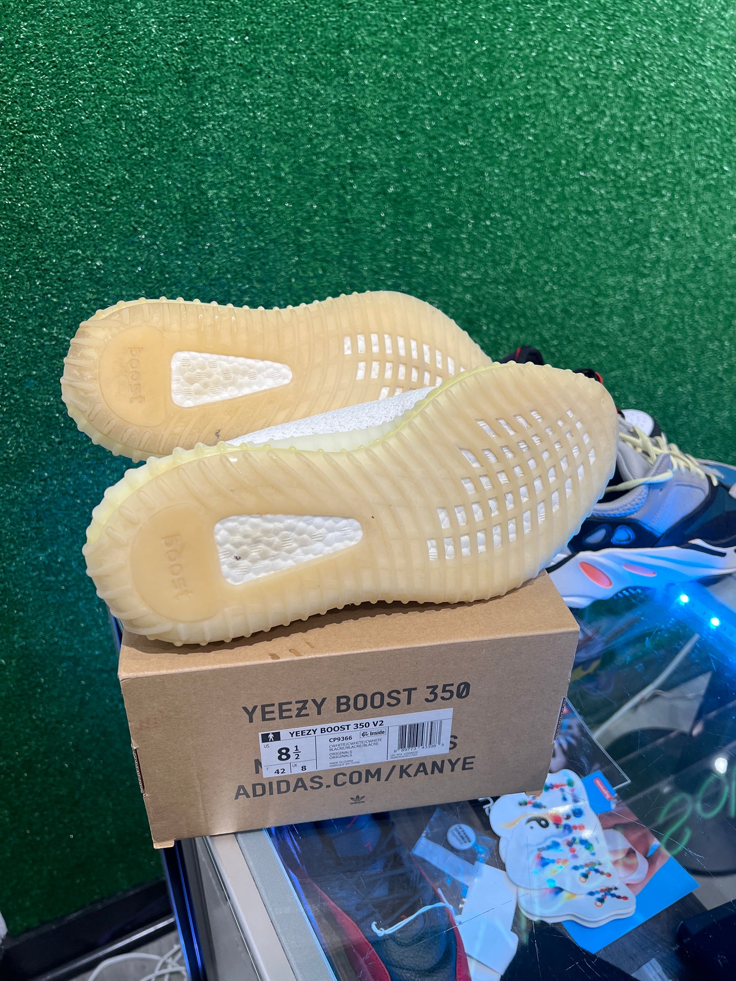 Yeezy 350 Cream (USED)