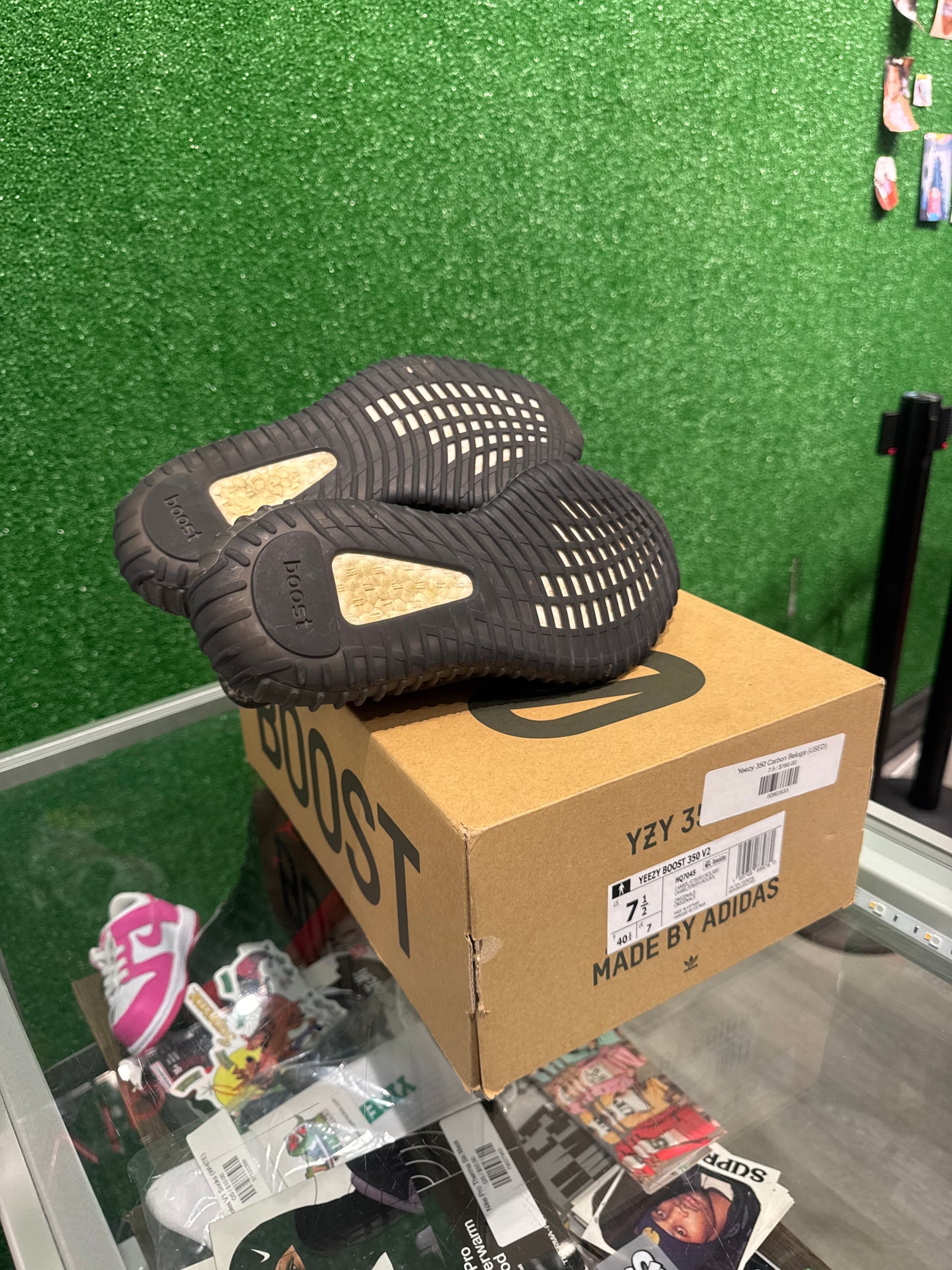 Yeezy 350 Carbon Beluga (USED)