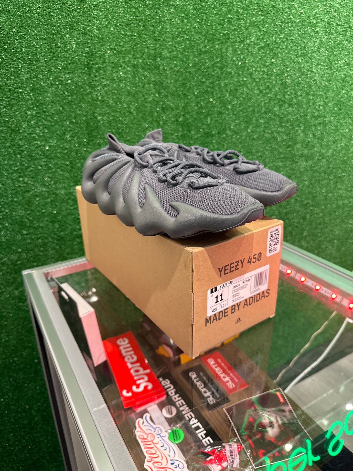 Yeezy 450 stone teal (USED)