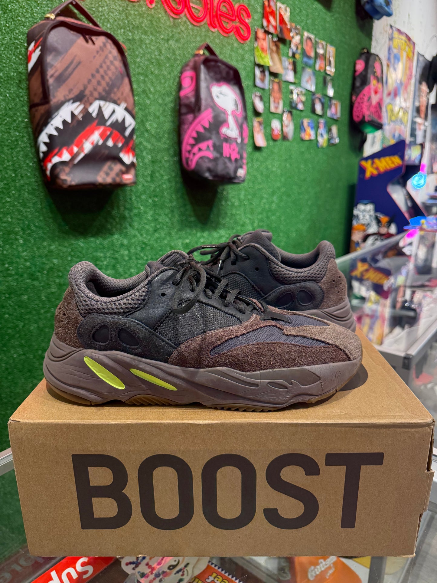 Adidas Yeezy 700 mauve (USED)
