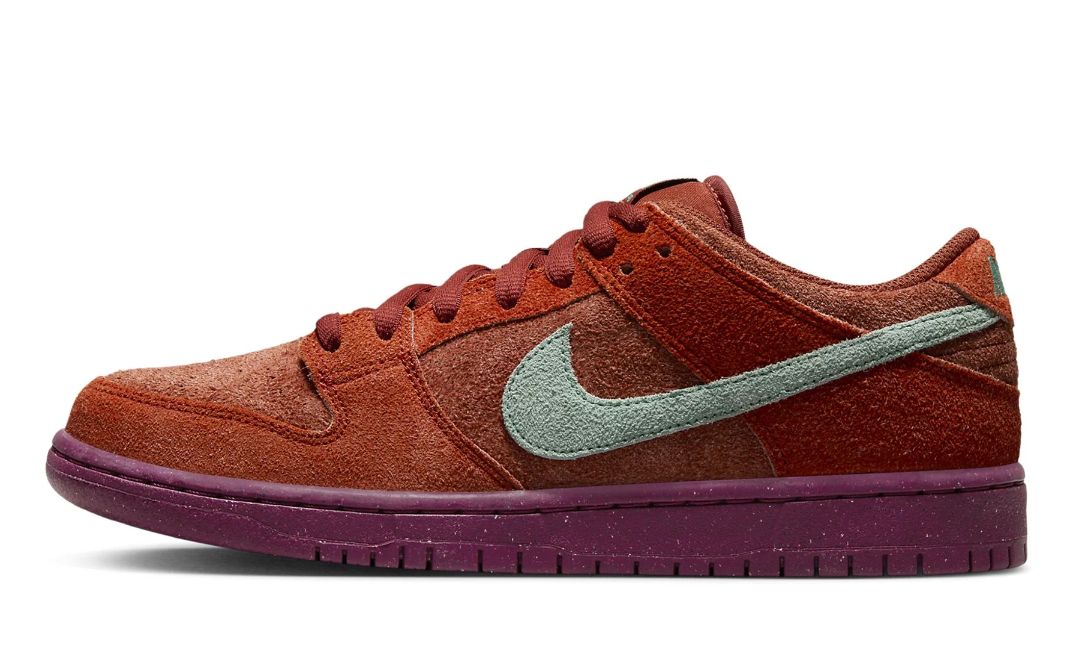 Nike SB Dunk Low Mystic Red
