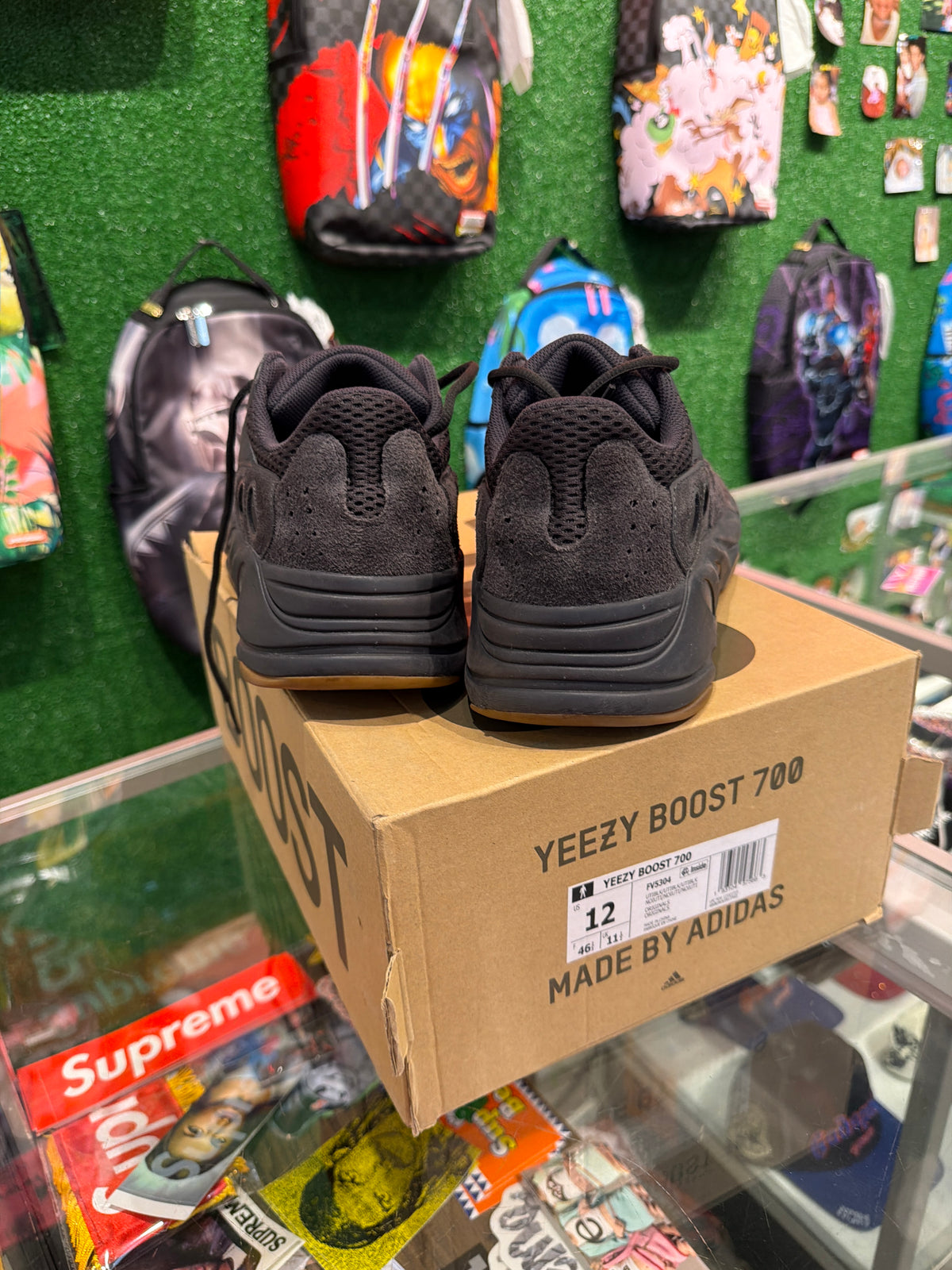 Yeezy 700 Utility Black (USED)