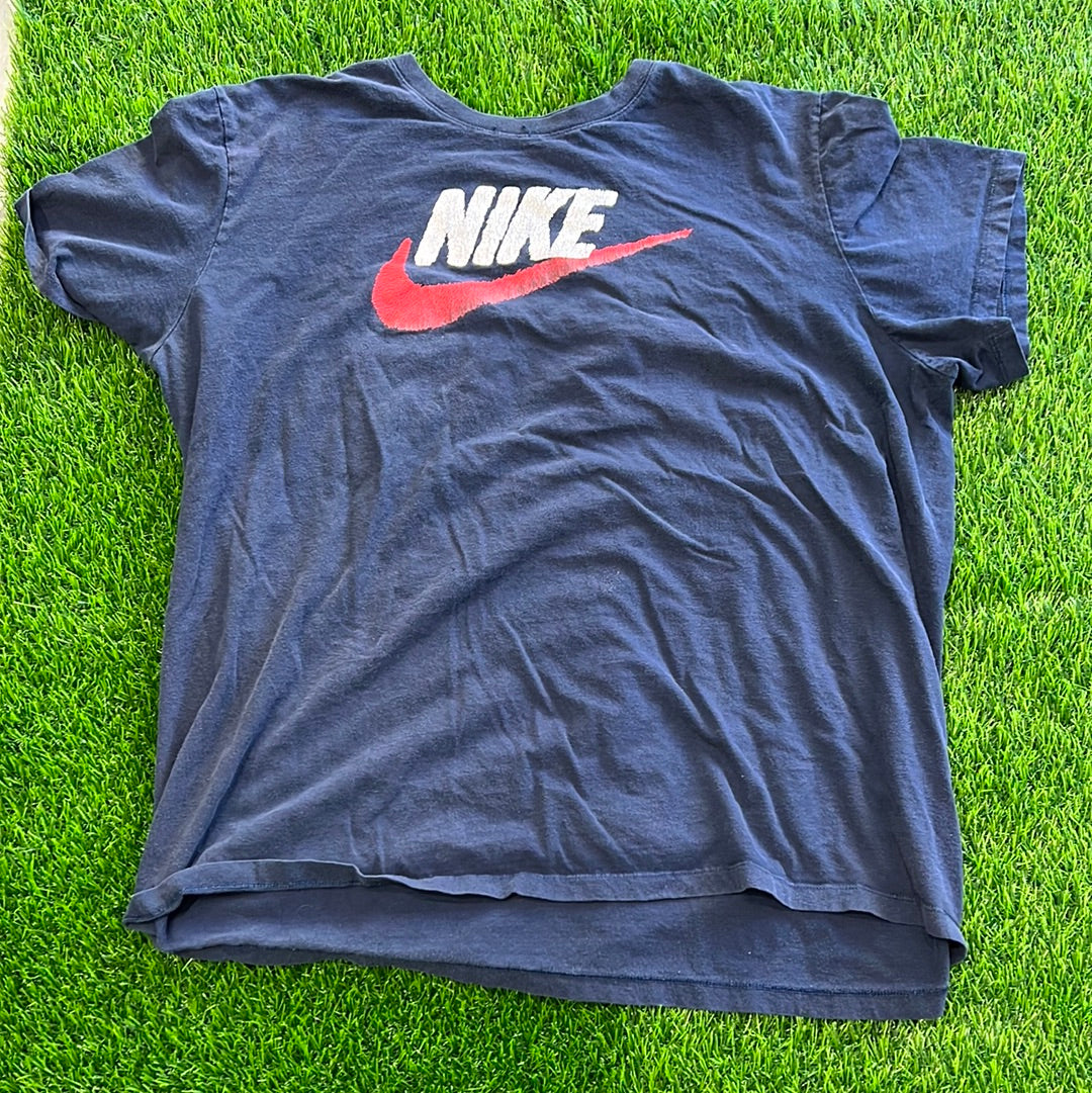 Nike swoosh vintage tee