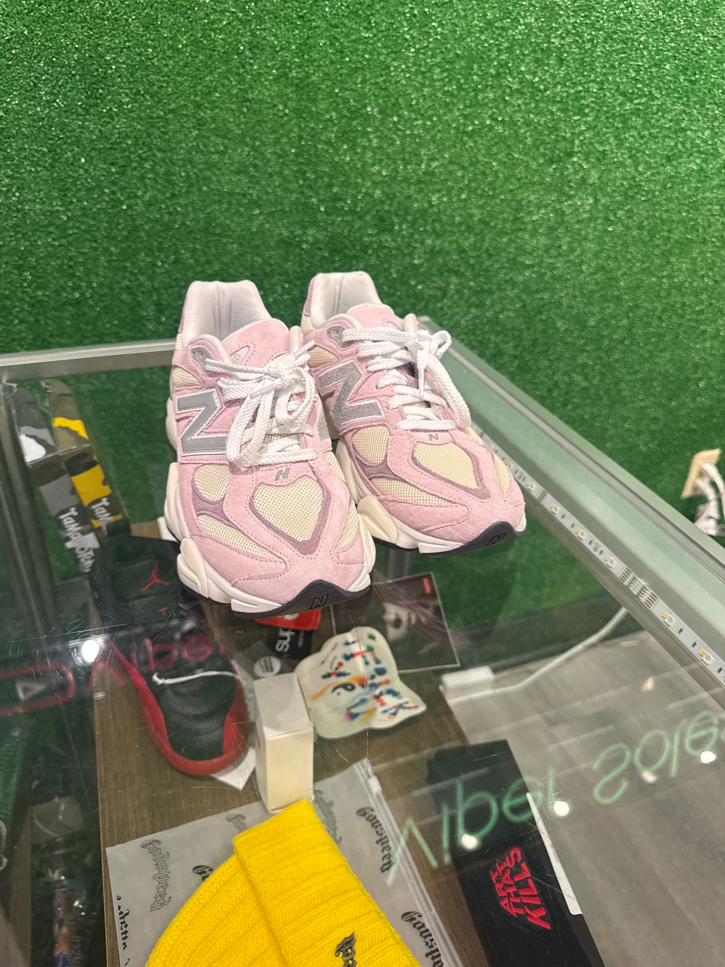 New balance 9060 rose sugar angora (USED)