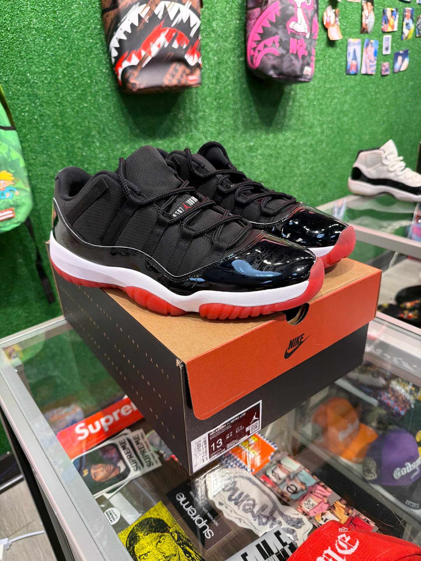 Air Jordan 11 low bred (USED)