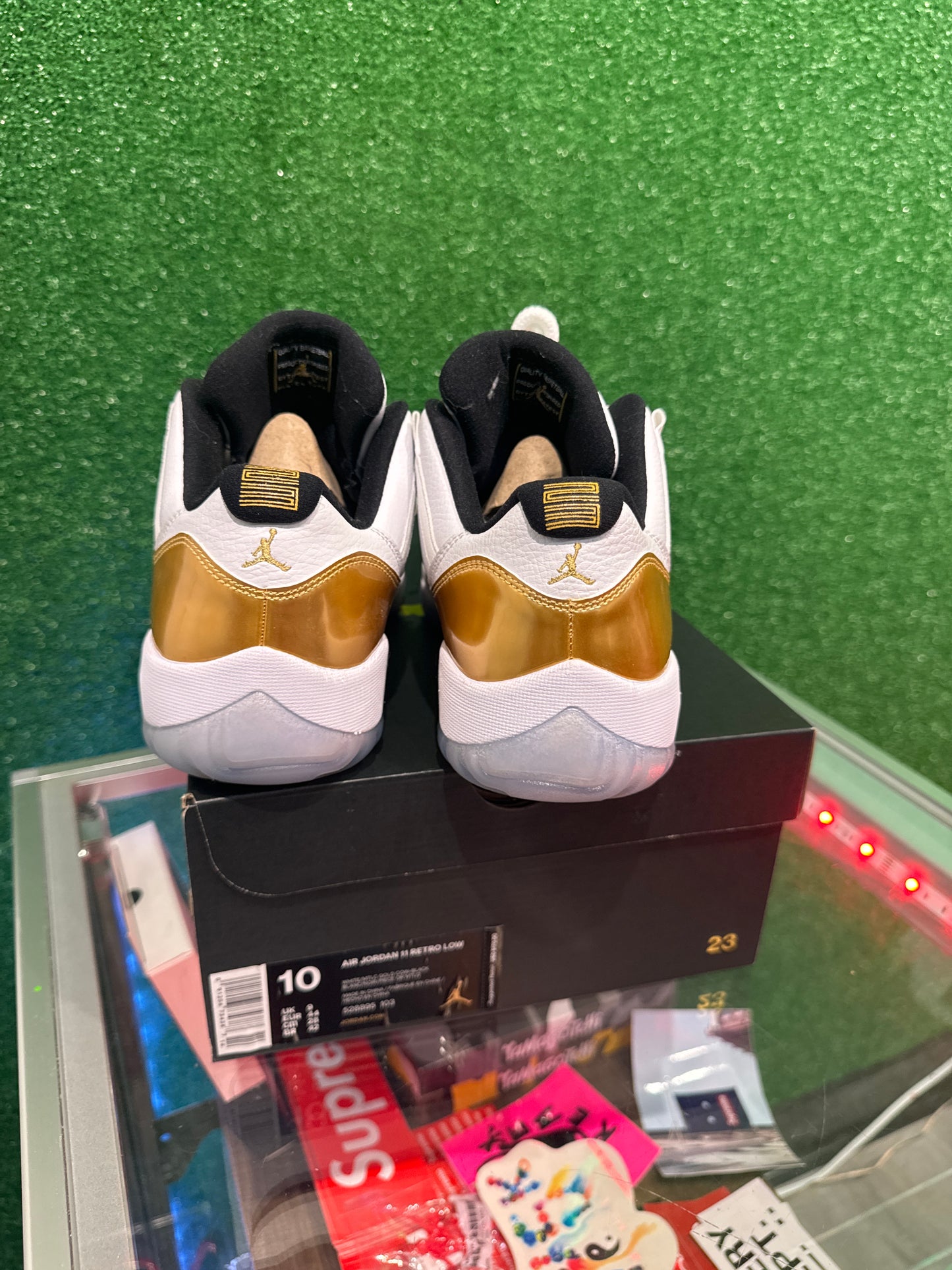 Air Jordan 11 low closing ceremony (USED.)