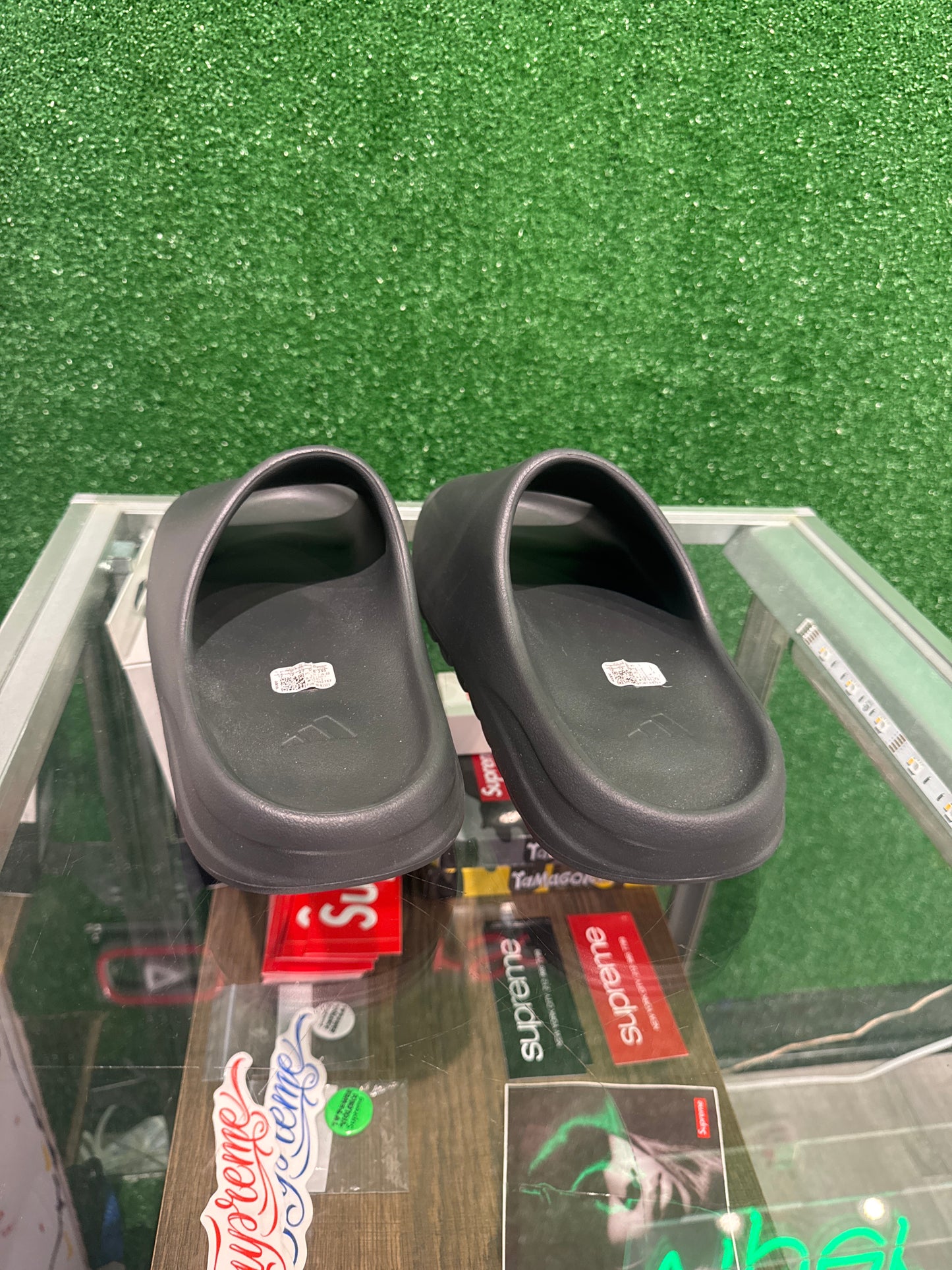 Yeezy Slide Dark Onyx (USED)