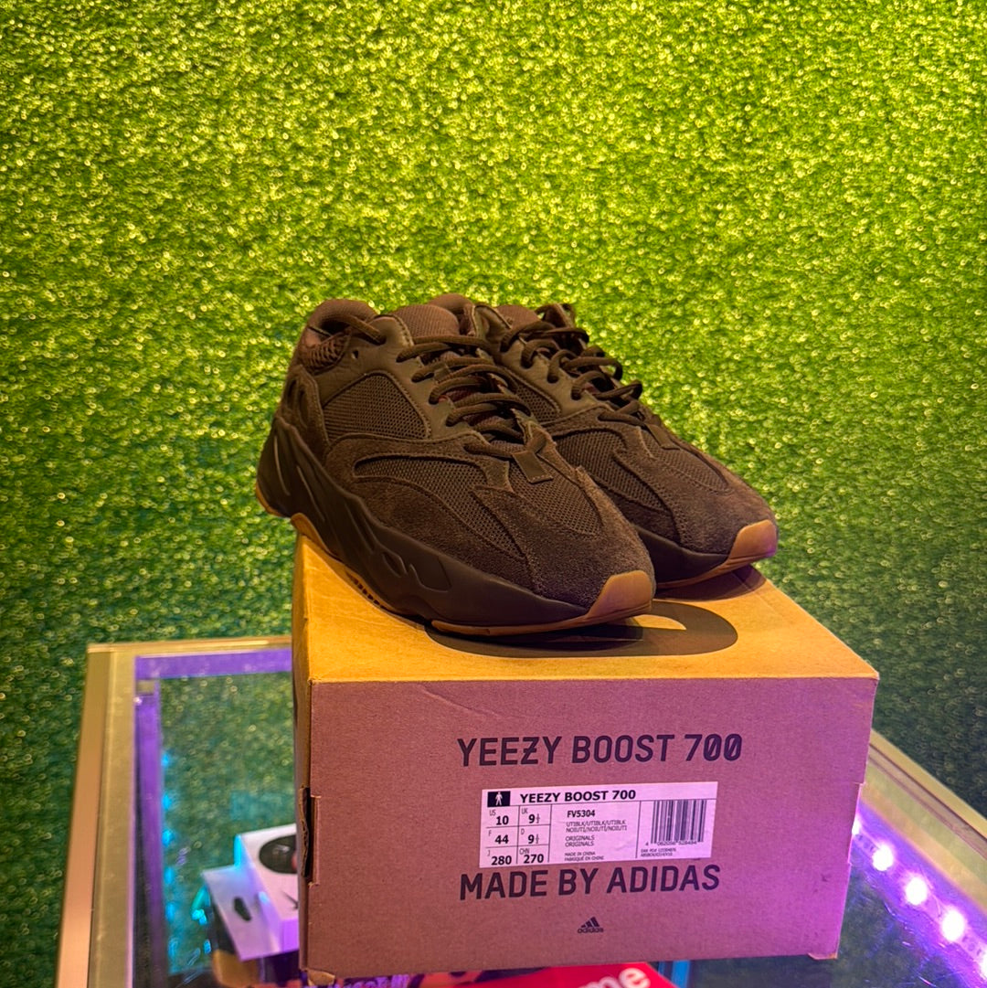 Yeezy 700 Utility Black (USED)