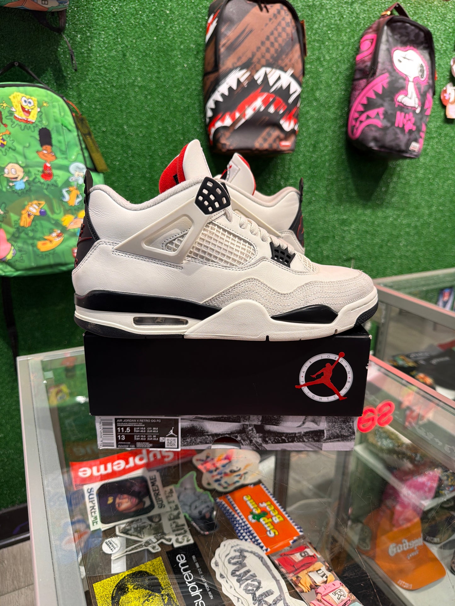 Air Jordan 4 flight club (USED)