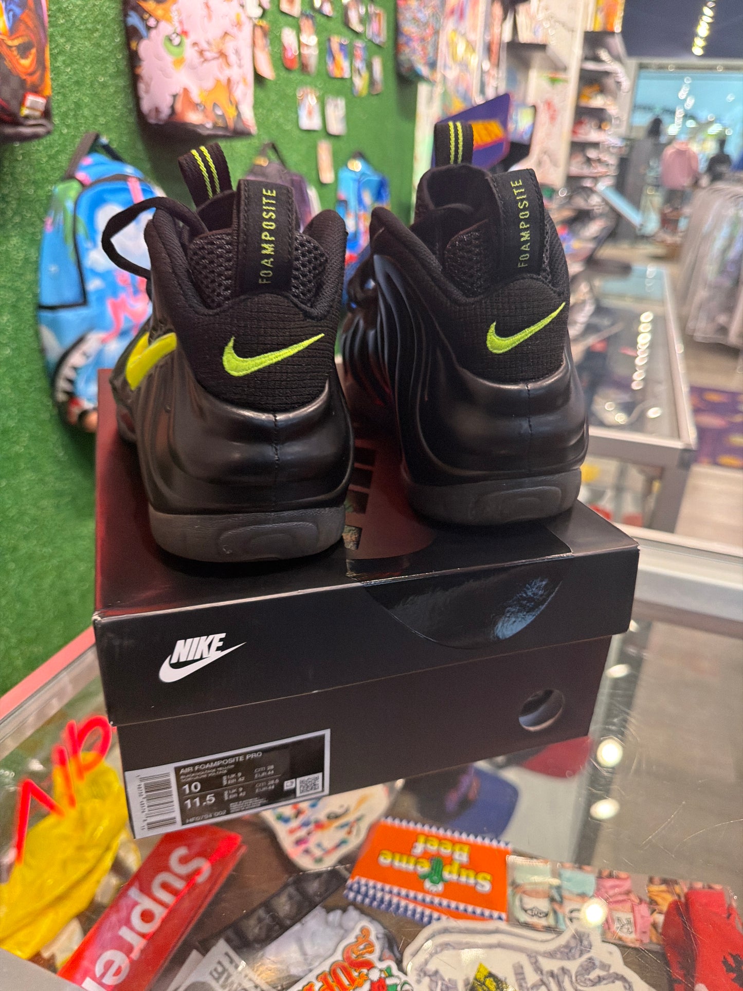 Nike air pro Foamposite volt (USED)