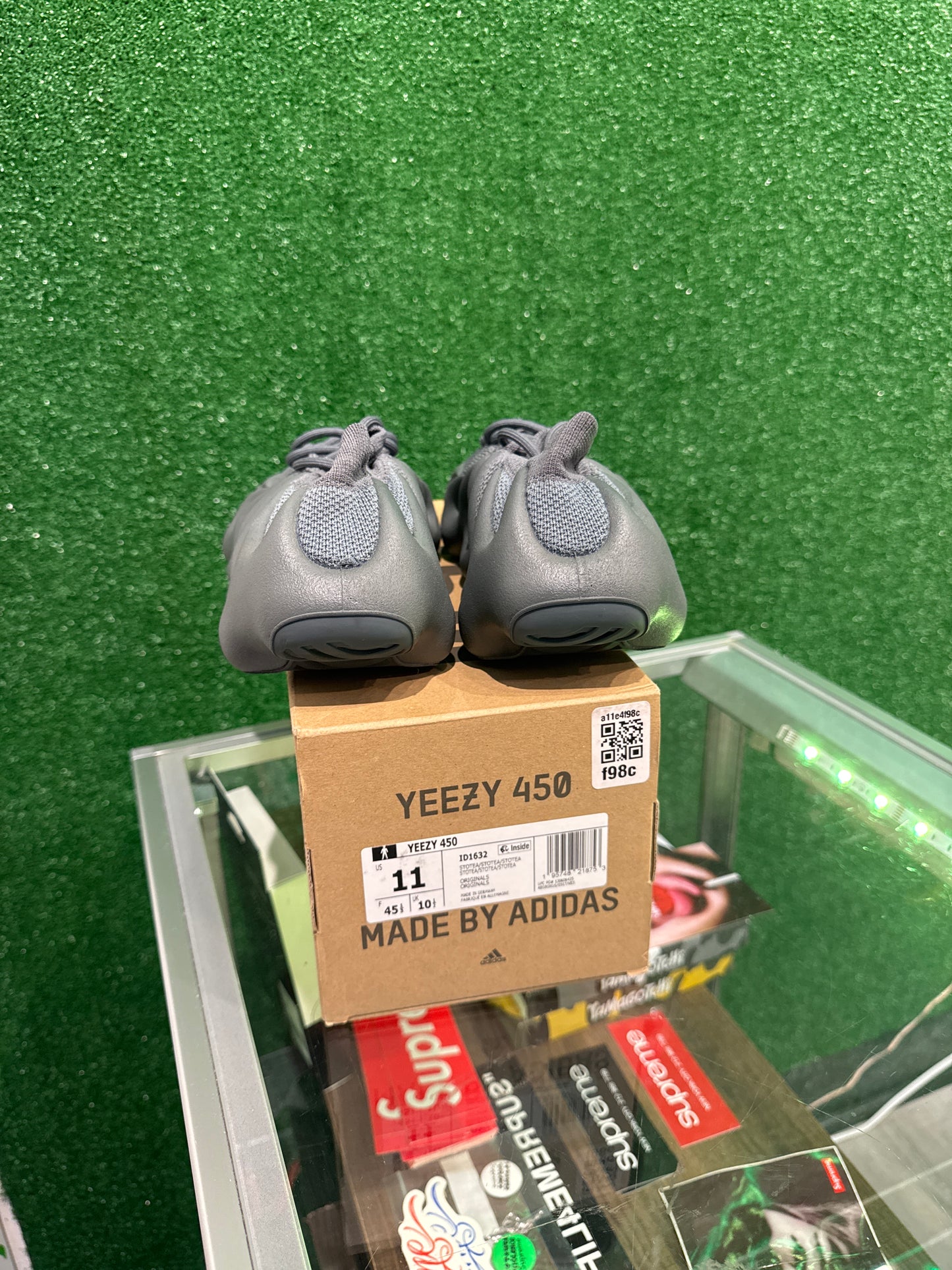 Yeezy 450 stone teal (USED)