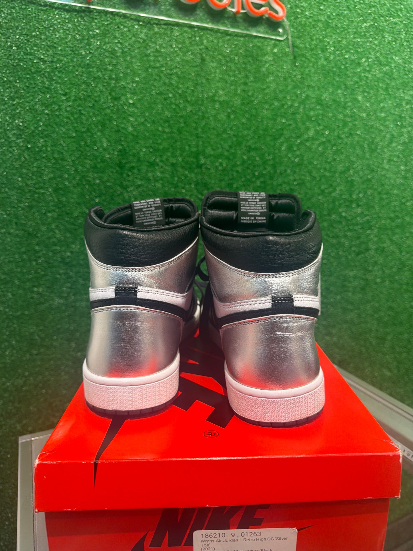 Air Jordan 1 Silver Toe (USED)