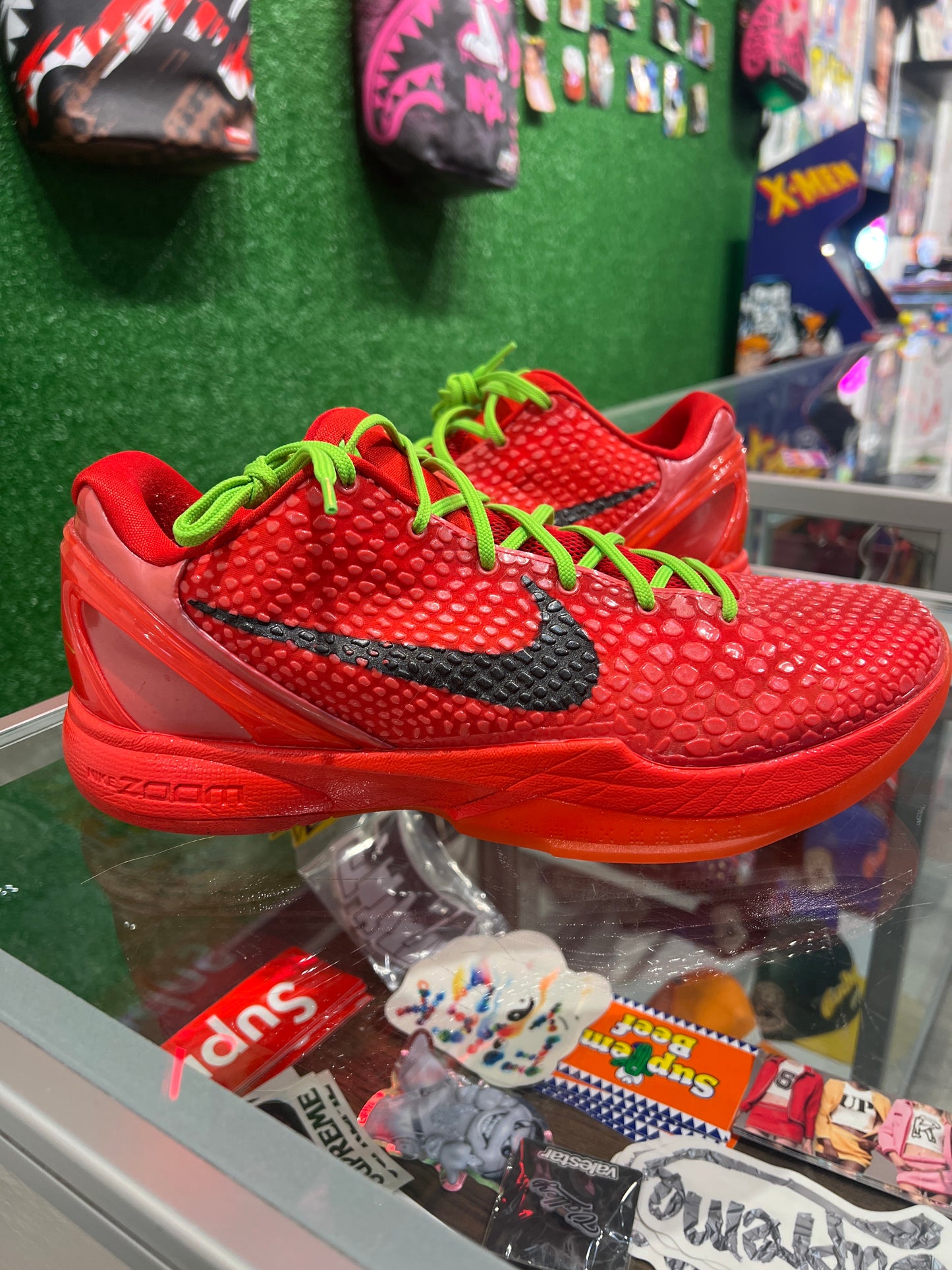 KOBE 6 PROTRO "Reverse Grinch" (USED)