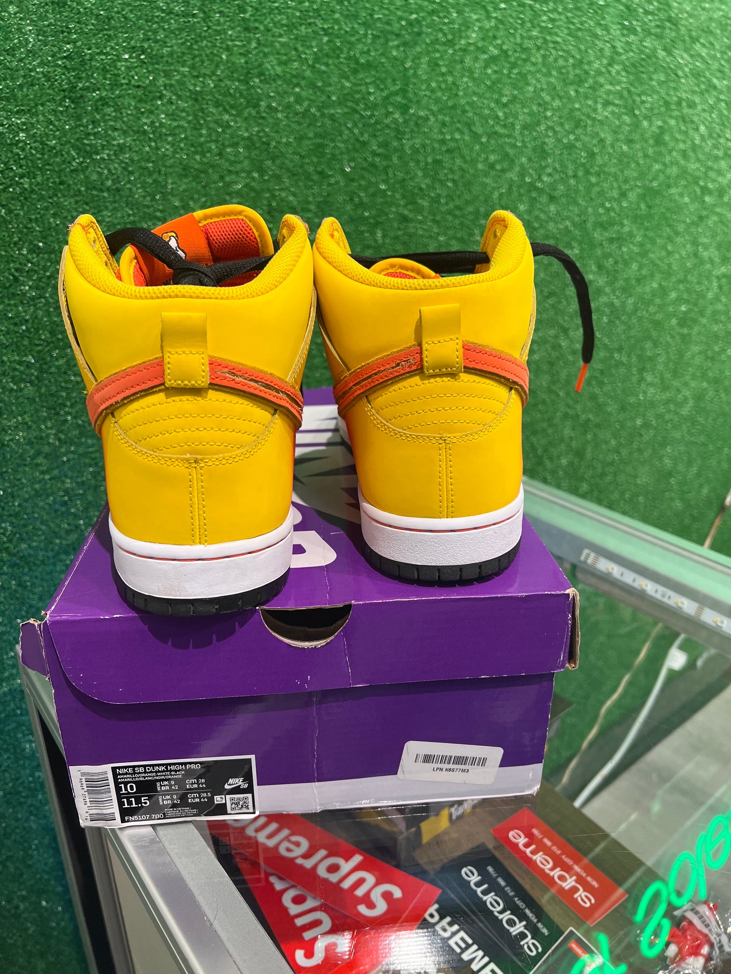 Nike sb dunk high candy corn (USED)