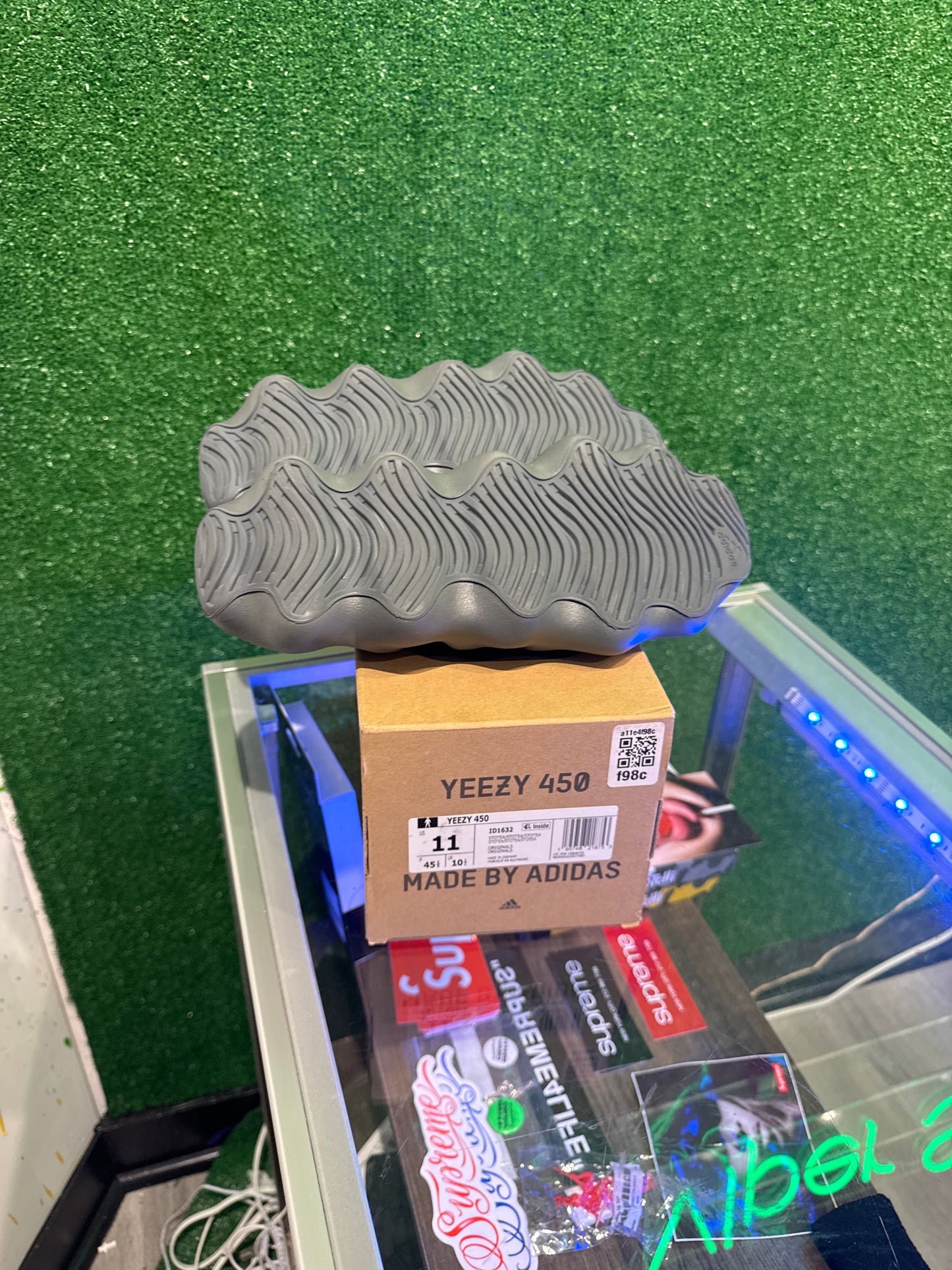 Yeezy 450 stone teal (USED)