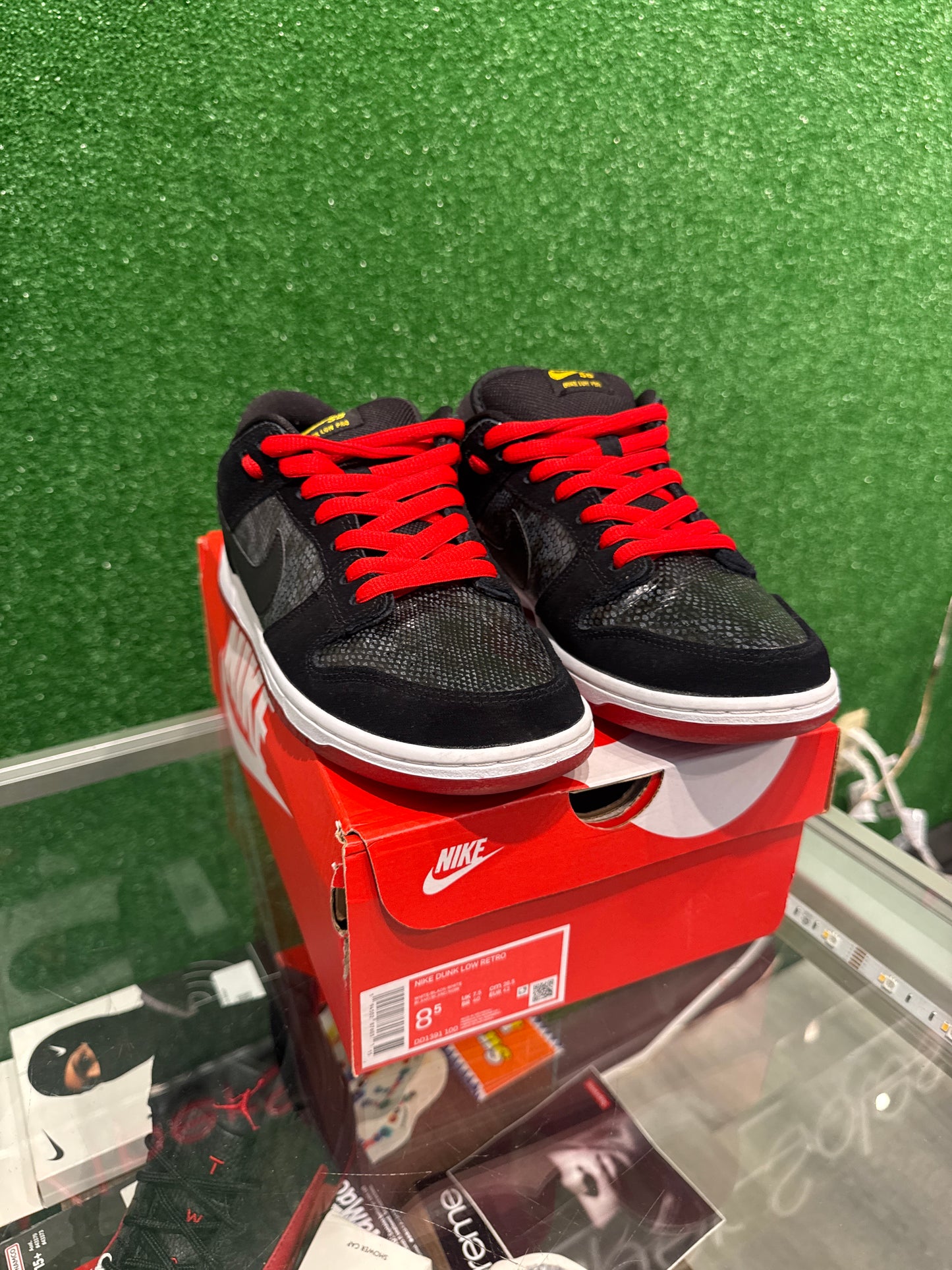 Nike sb dunk low snake eyes (USED)