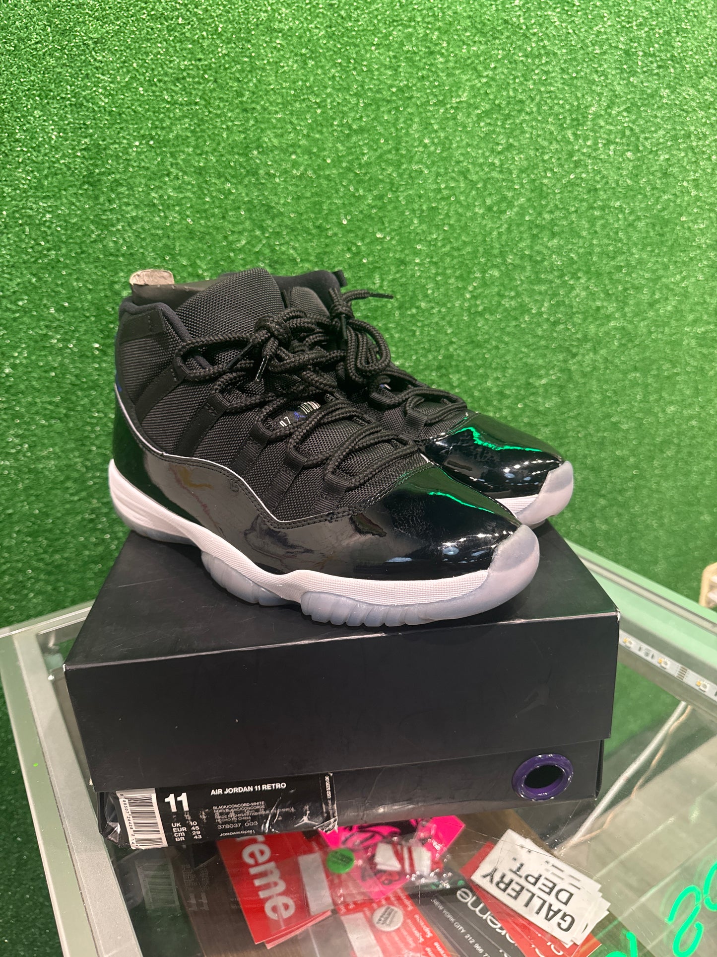 Air Jordan 11 Space Jam (USED)