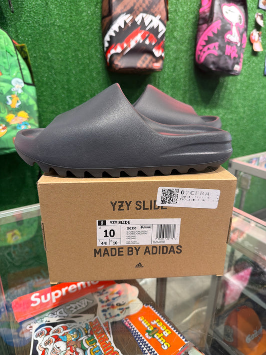 Yeezy Slide Slate Grey (USED)