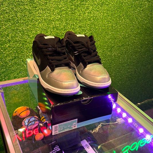 Nike Sb Dunk Low Supreme Silver Jewel Swoosh (USED)