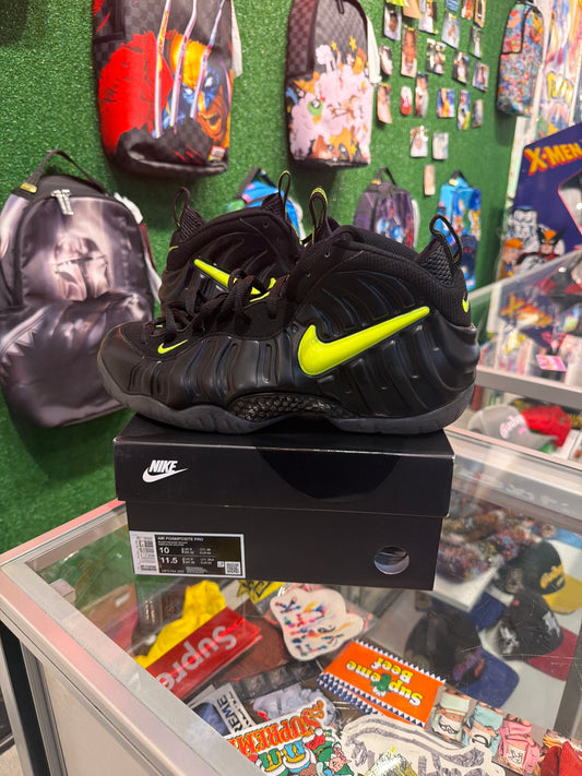 Nike air pro Foamposite volt (USED)