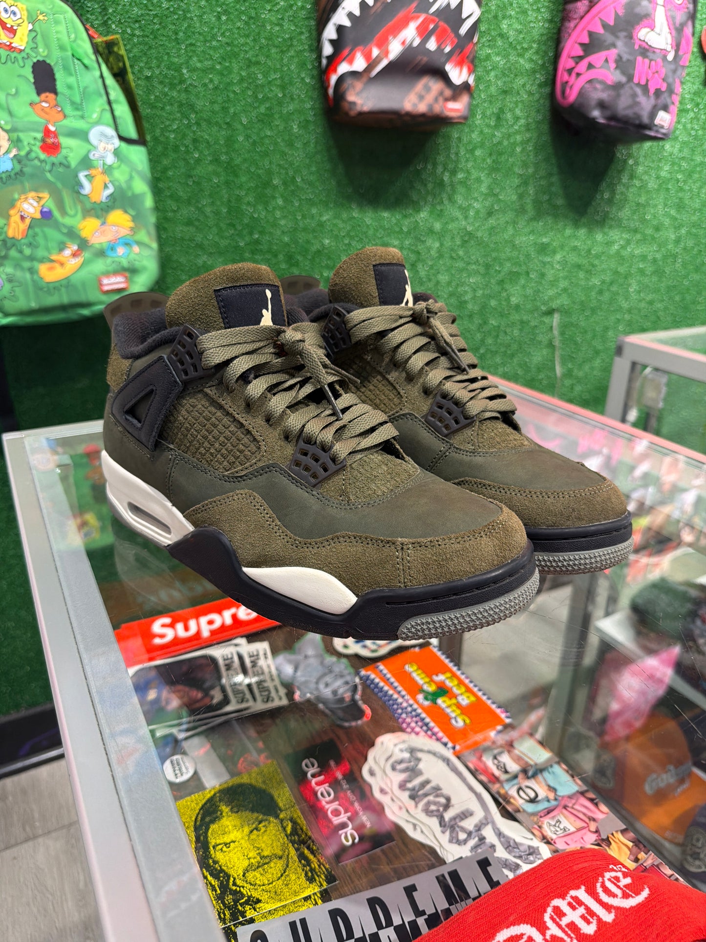 Air Jordan 4  Craft olive (USED)