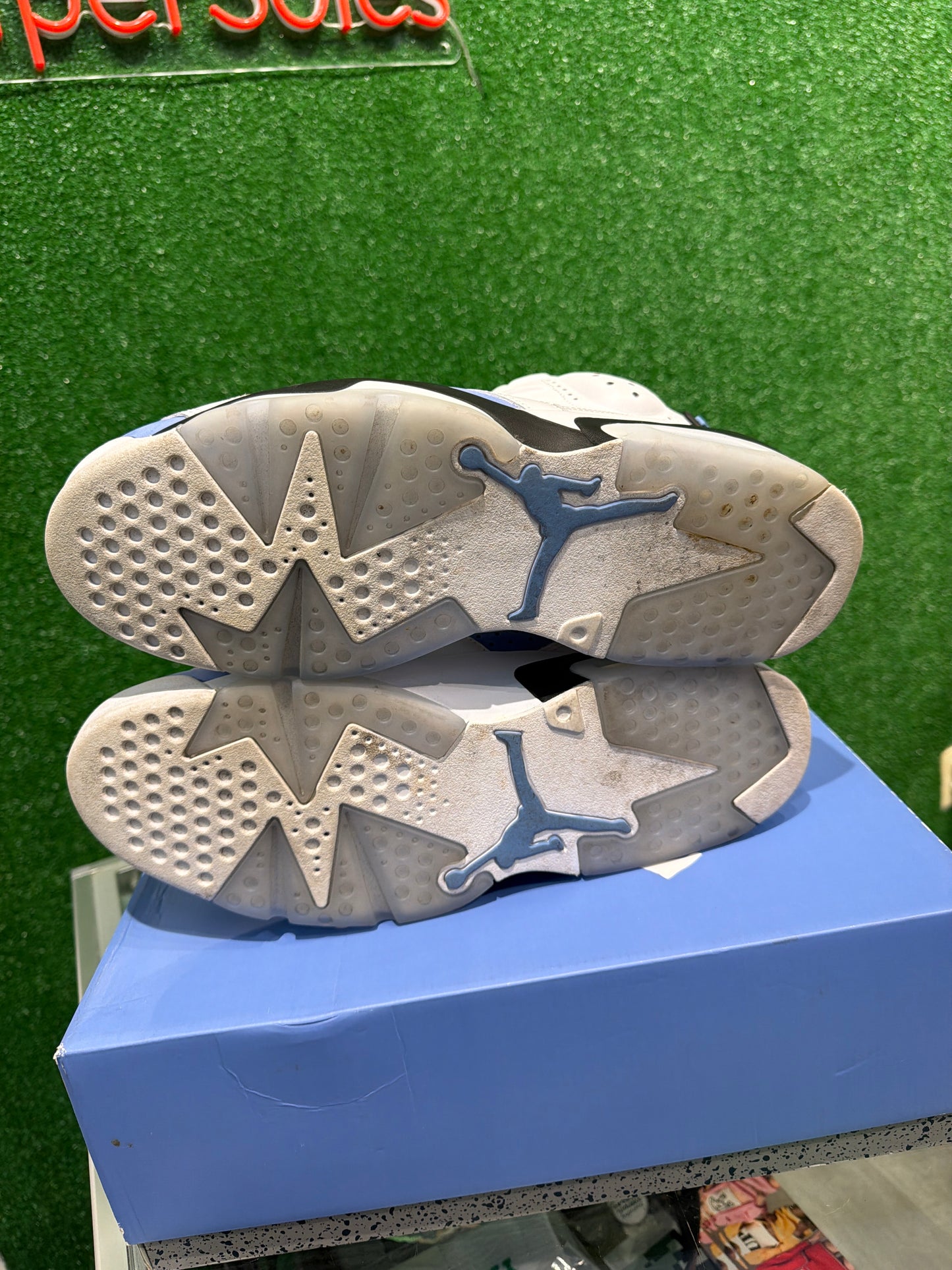 Air Jordan 6 UNC (USED)