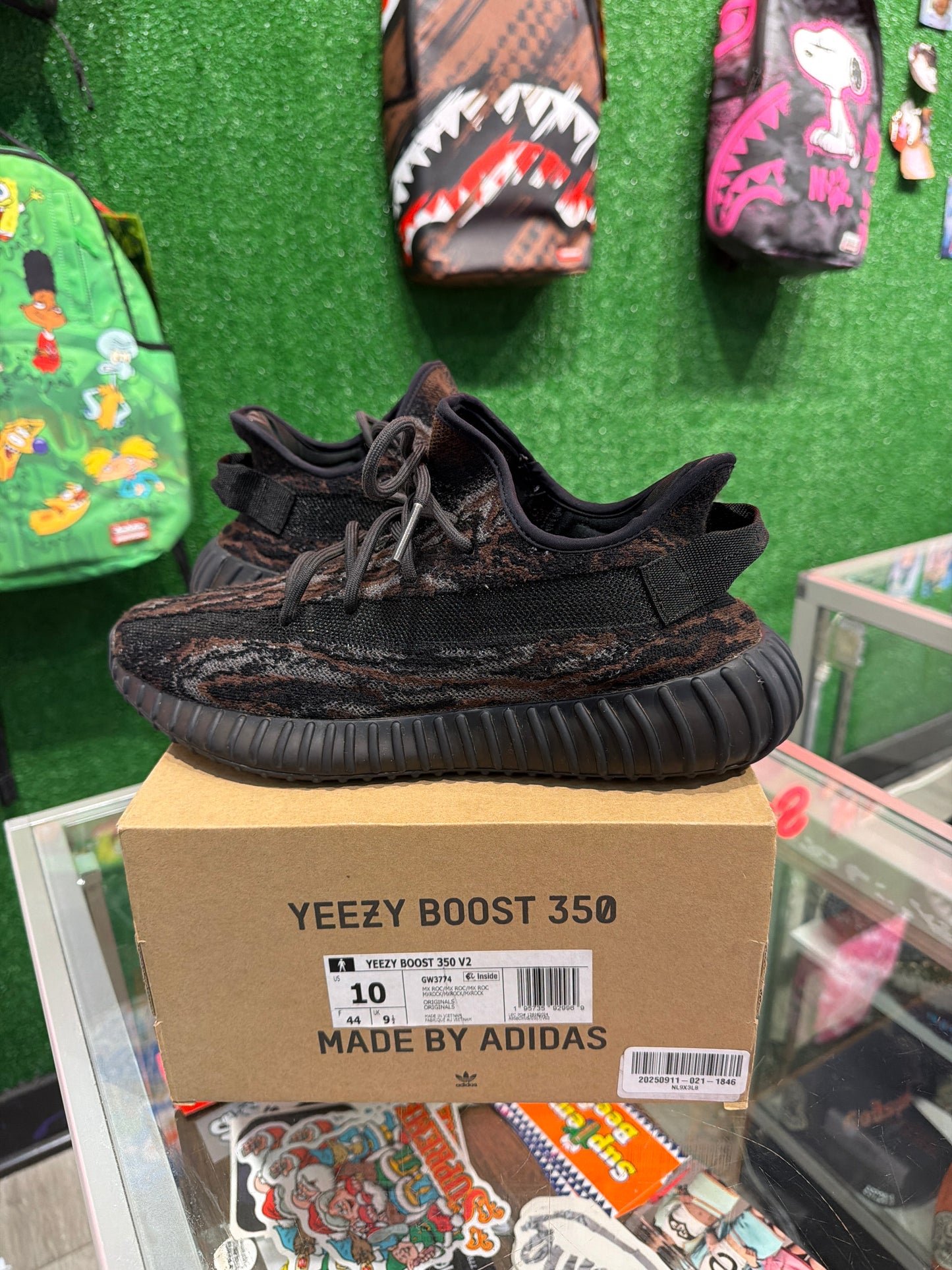 Yeezy Boost 350 v2  MX Rock (USED)