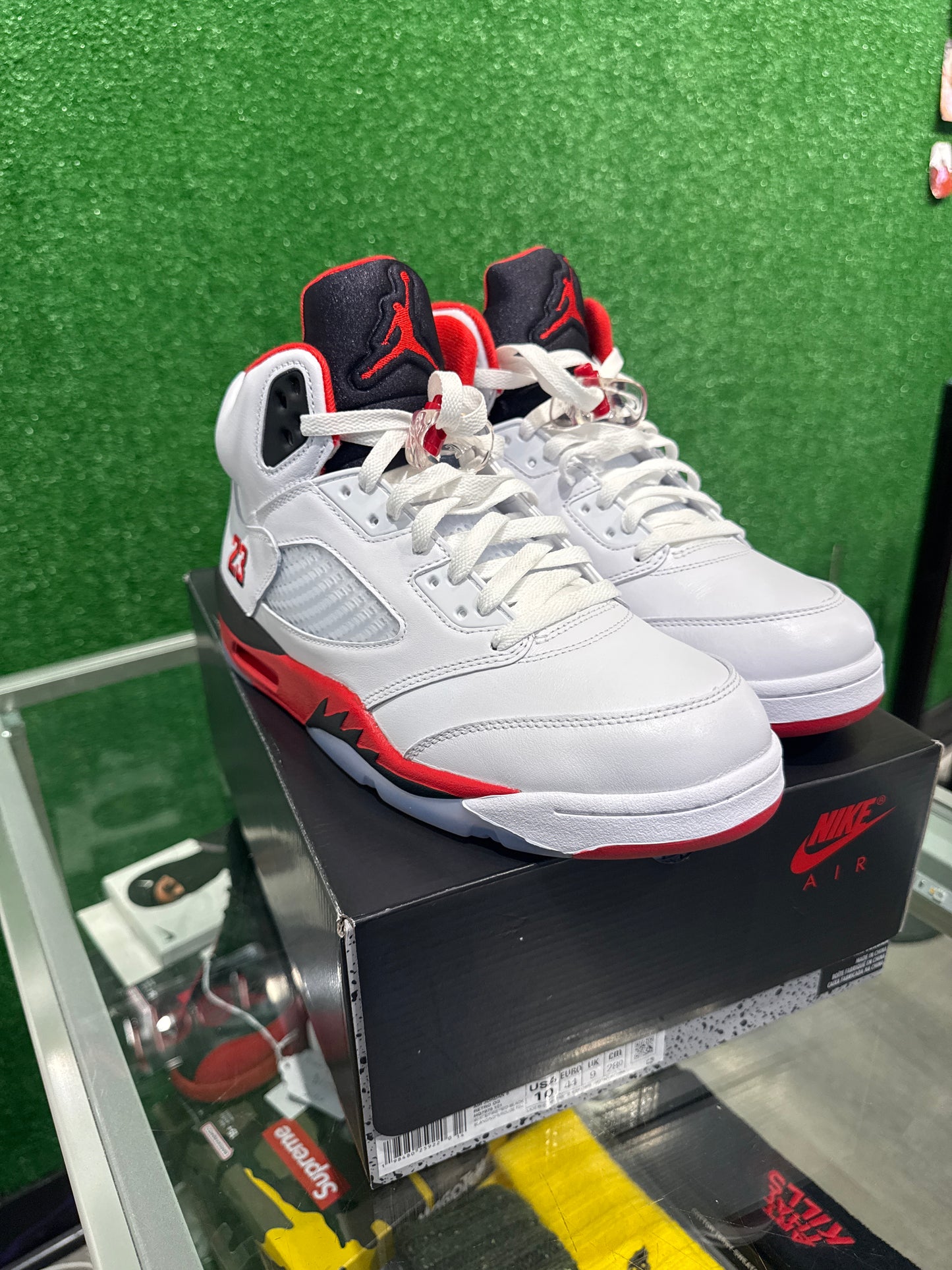 Air Jordan Fire red 5 2025 (USED)