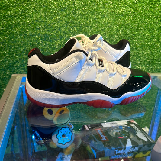 Air Jordan 11 Low Concord Bred (used)