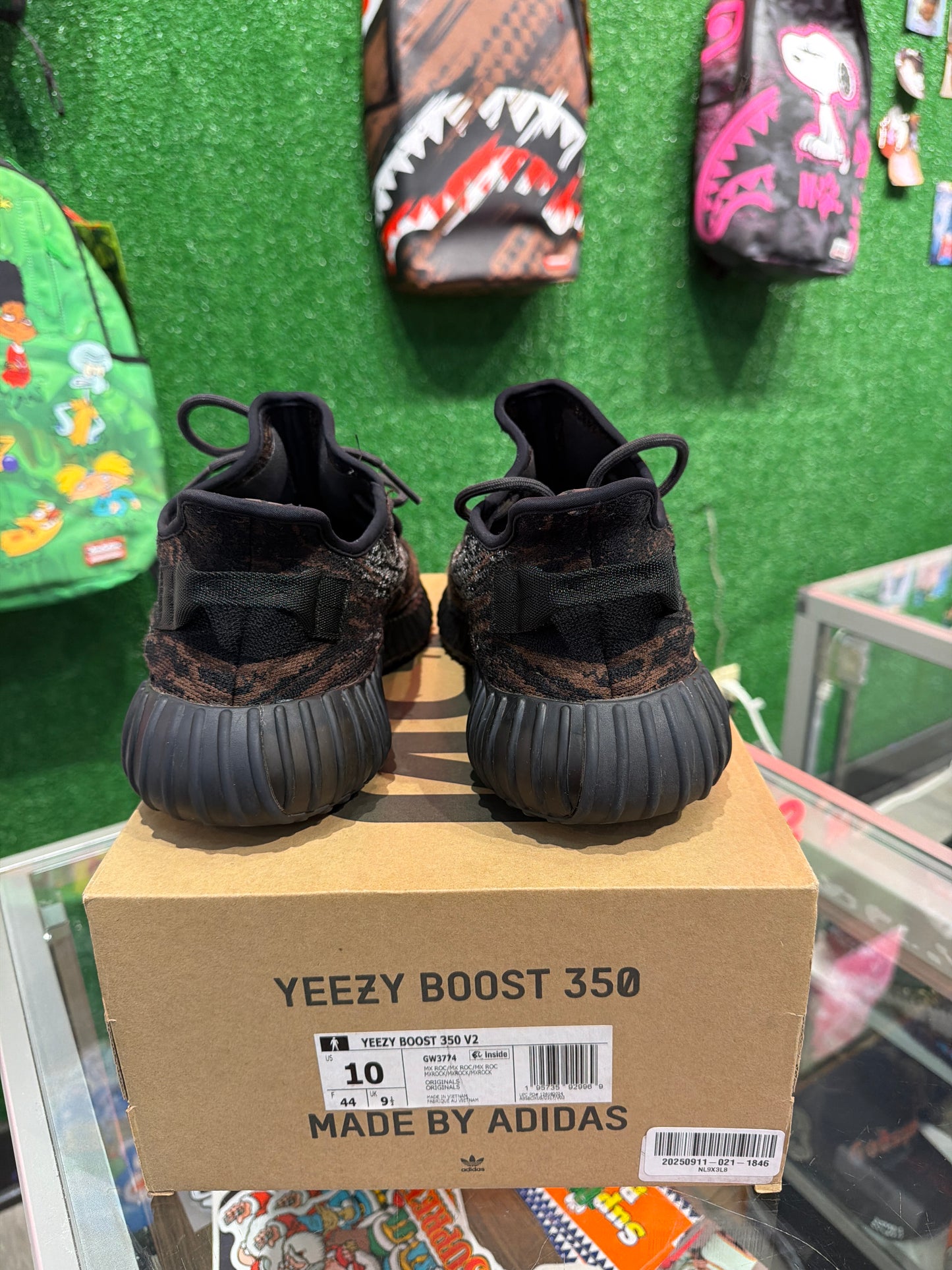 Yeezy Boost 350 v2  MX Rock (USED)