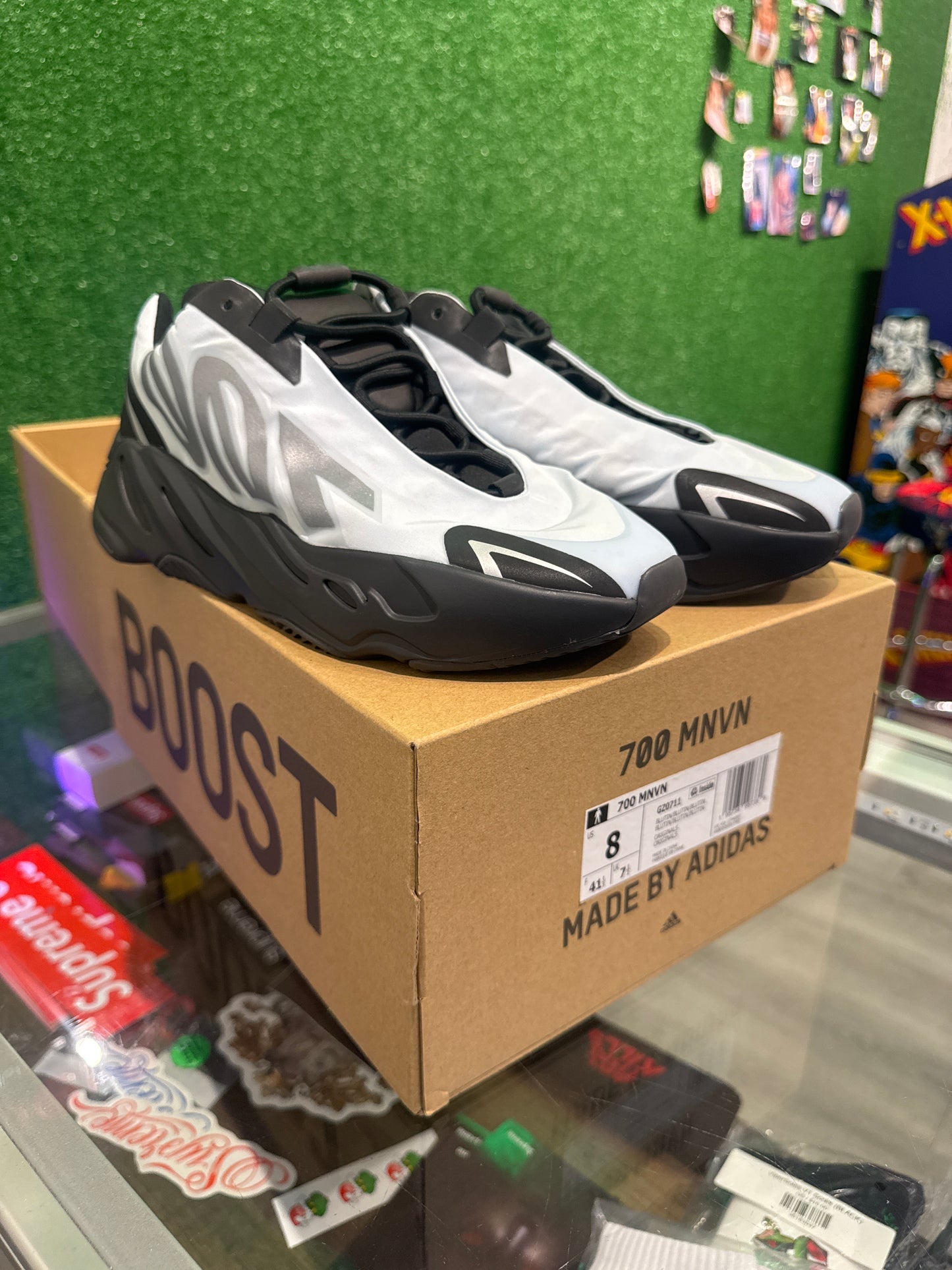 Yeezy 700 mnvn blue tint(USED)