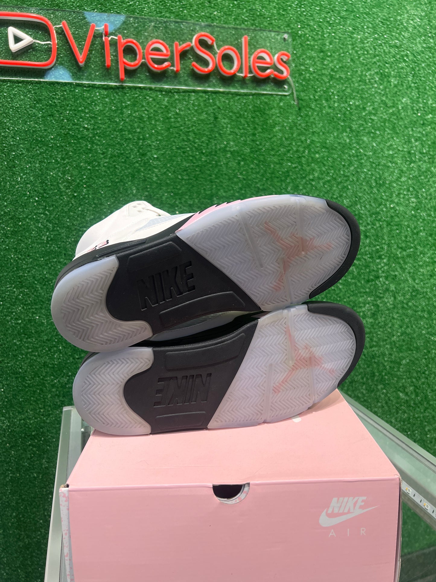 Air Jordan 5 OG "Medium Soft Pink" (USED)