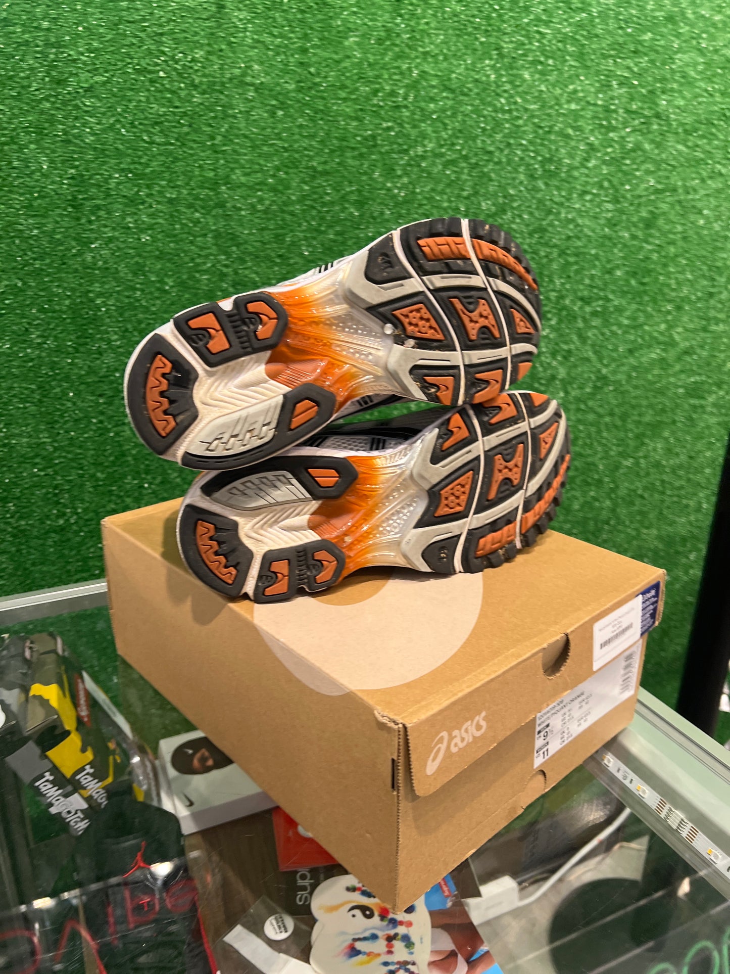 ASICS gel kayano 14 white  piquant orange (USED)