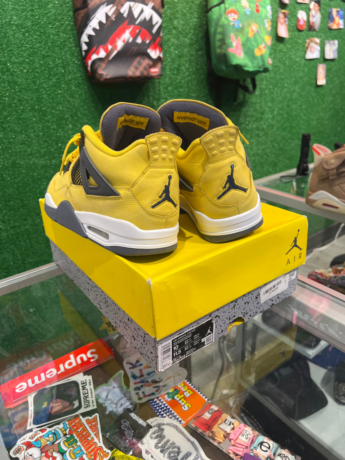 Air Jordan 4 Lightning (USED)
